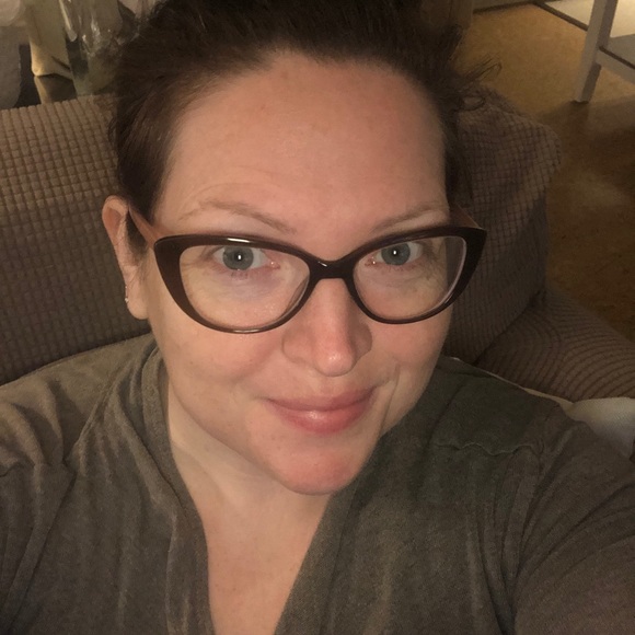 Meet your Posher, Karen - Picture 1 of 1